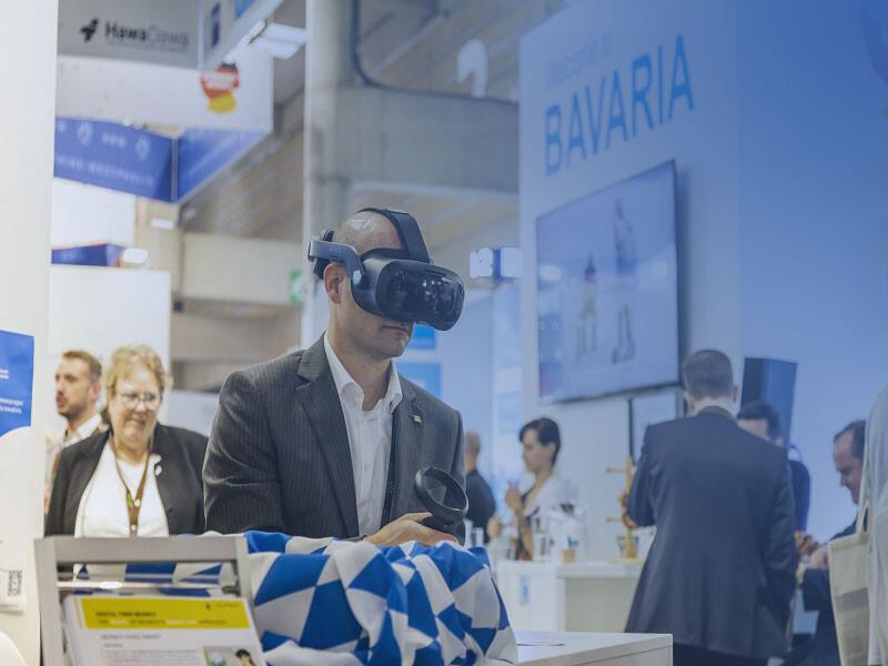 Auf dem Smart City Expo World Congress wird eine AR-Brille getestet.