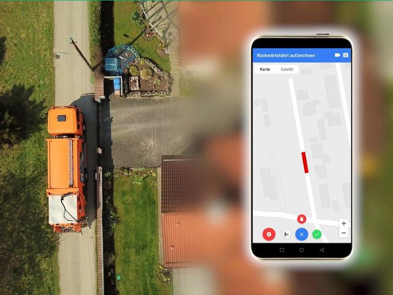 Zweigeteiltes Bild. Links Drohnenaufnahme eines Müllfahrzeugs. Rechts Smartphonebildschirm mit App-Anwendung vor unscharfem Hintergrund.